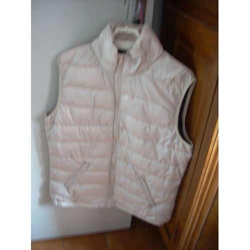 Gilet U Essentiel 40 Polyester 100%.