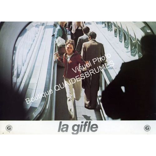 La Gifle : Photo D'exploitation Cinématographique - Format 22x30 Cm - De Claude Pinoteau Avec Lino Ventura, Annie Girardot, Isabelle Adjani, Michel Aumont, Nathalie Baye, Francis Perrin - 1974