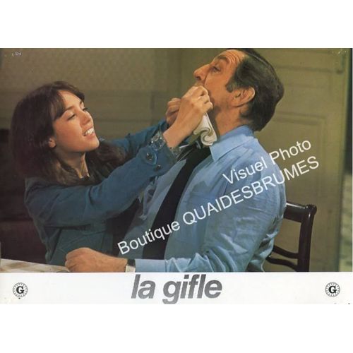 La Gifle : Photo D'exploitation Cinématographique - Format 22x30 Cm - De Claude Pinoteau Avec Lino Ventura, Annie Girardot, Isabelle Adjani, Michel Aumont, Nathalie Baye, Francis Perrin - 1974