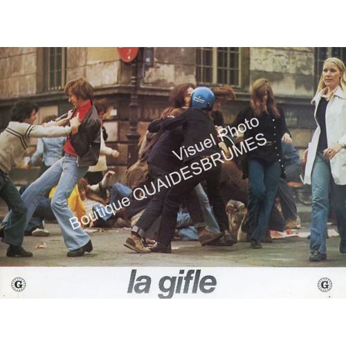 La Gifle : Photo D'exploitation Cinématographique - Format 22x30 Cm - De Claude Pinoteau Avec Lino Ventura, Annie Girardot, Isabelle Adjani, Michel Aumont, Nathalie Baye, Francis Perrin - 1974