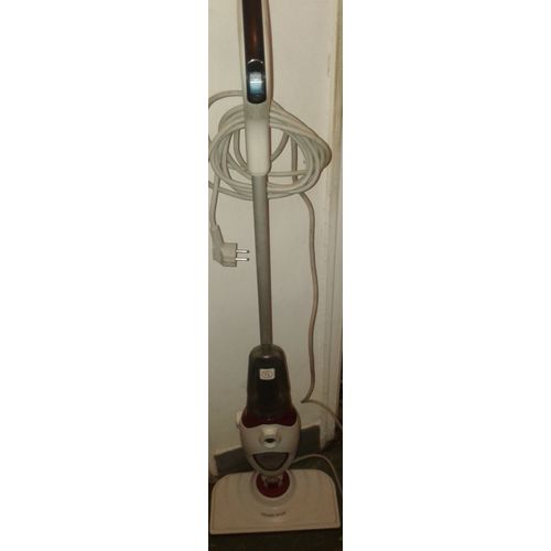Balai vapeur Black et Decker steam-mop rouge