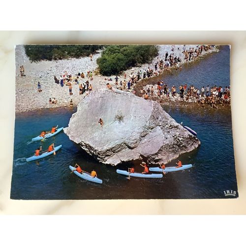 Ardèche Passage De Canoës Au Gros Caillou