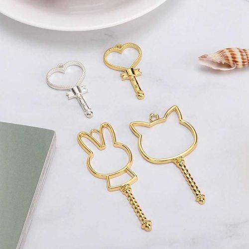Pendentifs De Cadre Creux En Métal Doré En Forme De Clé De Mode Pour L'artisanat De Bricolage De Bijoux