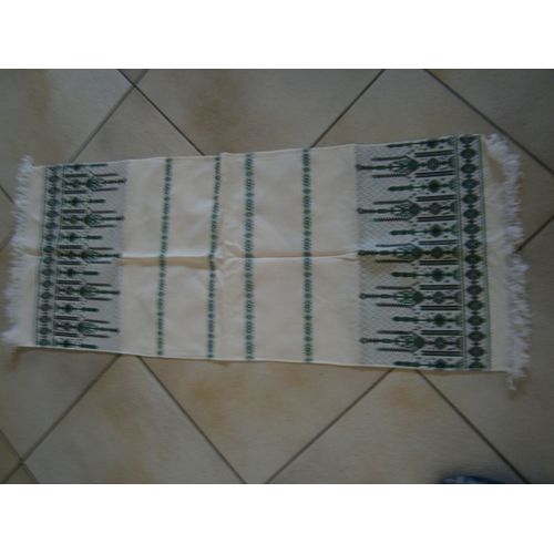 Chemin De Table Ecru Vert Noir Dimensions 111 X 42,5 Cm