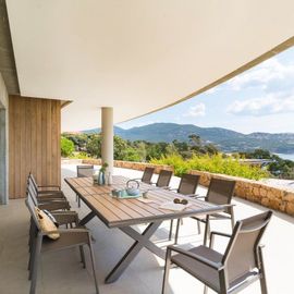 Table Axiome Extensible 10p Effet Bois Honey Et Praline Hespéride - Naturel