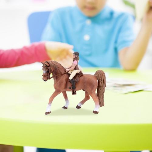 Animaux De Ferme En Plastique De Jouet Photo stock - Image du cheval,  regarder: 47262136