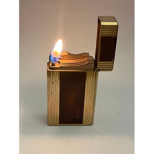 Briquet Dupont , Lac De Chine Signé, Plaqué Or Révisé 