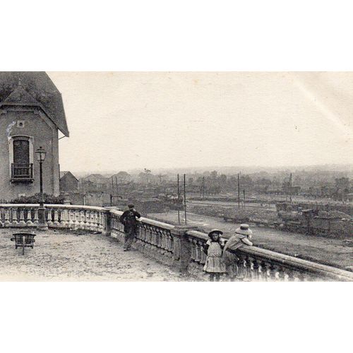 Cpa - 1913 - Ecrite - N° 12 - Bressuire - 79 - Deux Sevres- L'esplanade -Au Fond Les Voies De Garage Des Chemins De Fer De L'etat