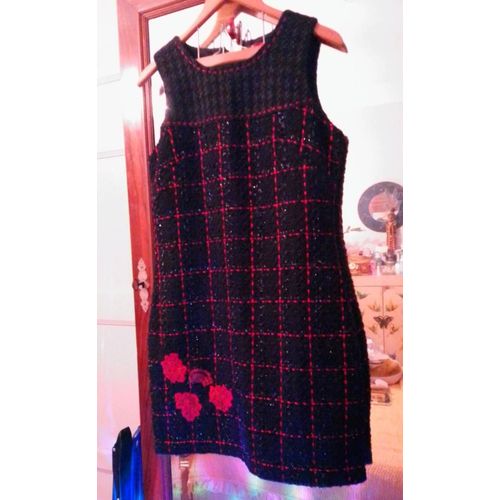 Robe Chaude A Carreaux Noirs/Rouges Fleurs Cousues 40 L Desigual.