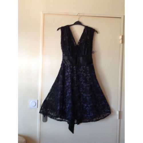 Robe De Cocktail Roulette En Dentelle Neuve Avec Étiquette T 42