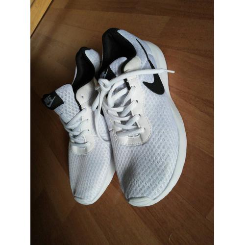 Nike hot sale tanjun 47