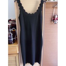 Robe Droite Noire, Très Élégante.