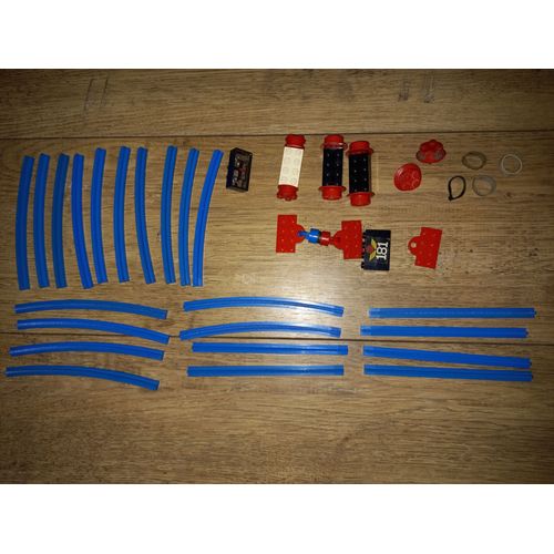 RARE ANCIEN TRAIN LEGO énorme lot 36 pièces rails droit et virage courbé + 6 roues pour wagons électrique moteur train de marchandises elastiques attache electric motor 12v vintage 1969 + pièces rares
