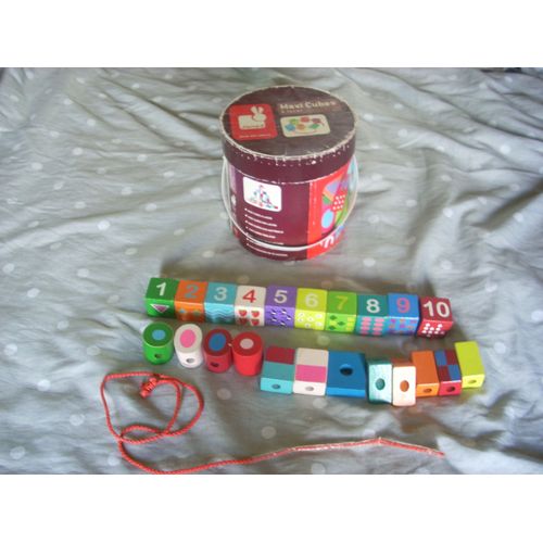 Maxi Cubes À Lacer Janod 22 Pièces.