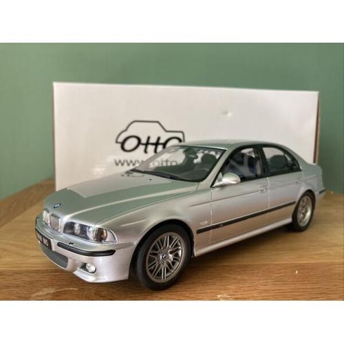 Voiture Miniature M5 (1:18)