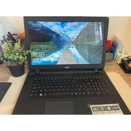Acer Aspire ES 17 ES1-732 N16C3 - 17" Intel Celeron N3350 - 1.1 Ghz - Ram 4 Go - DD 500 Go