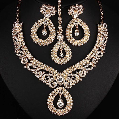 Vintage Collier Set Femmes Luxe Cristal Banquet Robe Accessoires Chaîne De Clavicule Ensemble De Trois Pièces