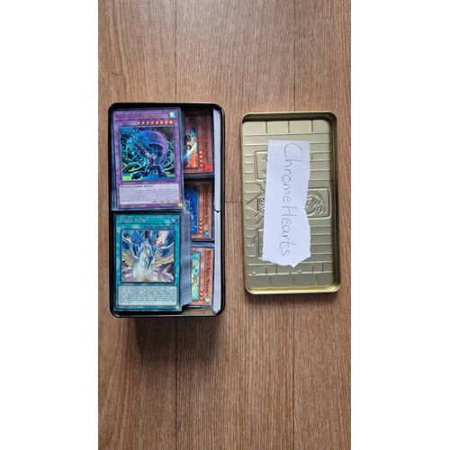 Tin-Box (Yugioh!) 100 Cartes Minimum. Contenu Aléatoire Avec Des Cartes Communes Et Brillantes.