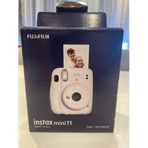 FUNIFILM Instax mini 11 camera