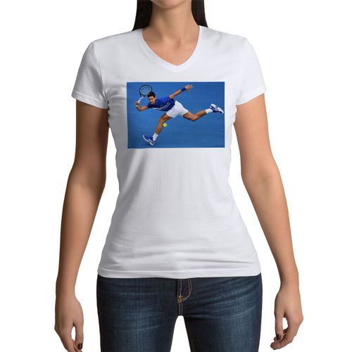 T-Shirt Femme Col V Sauvetage Acrobatique Novak Djokovic Tennis Superstar Sport