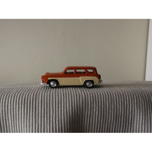 Voiture Ex Rda Moskwitsch 423 Kombi 1/64-Grell