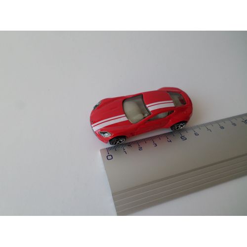 Aston Martin Coupe Modele One 77 Rouge Deux Bandes Blanches-Hot Wheels