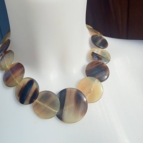 Collier En Corne