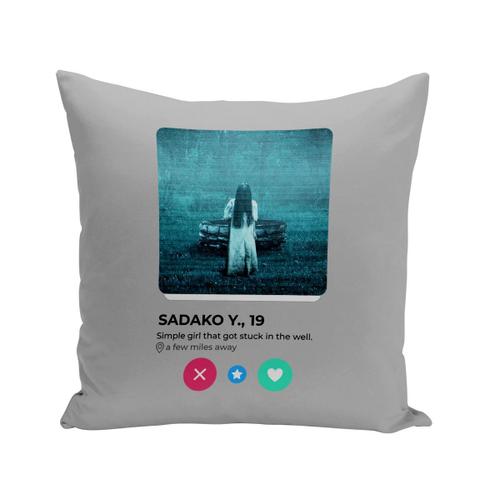 Coussin 40x40 Cm Sadako Yamamura Réseau Social Rencontre Manga Anime Comics