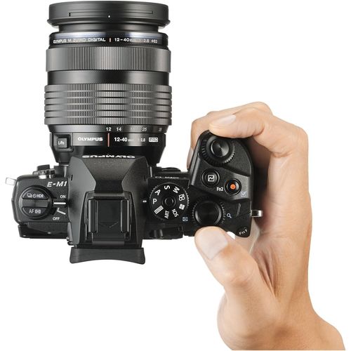 Olympus OM-D E-M1 16.3 Mpix + Objectif 40-150 mm (4-5.6) - Noir