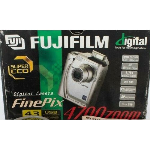 Appareil photo Compact Fujifilm FinePix 4700 Zoom Argent compact - 2.2 MP / 4.3 MP (interpolé) - 3x zoom optique - argent