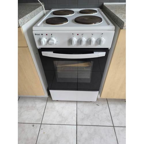 Cuisinière électrique blanche 4 feux de marque AYA