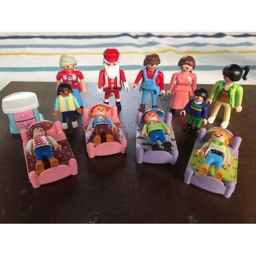 Playmobil Géobra - 11 Personnages Dont Le Père Noël, 6 Enfants, 4 Adultes, 4 Lits Enfants Ritvik Année 1993