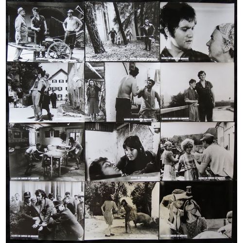 Scènes De Chasse En Bavière - Jeu De 12 Photos D'exploitation De Cinéma - Chaque Affiche 21x30 Cm - De Peter Fleischmann Avec Martin Sperr , Angela Winkler , Else Quecke - Film 1969