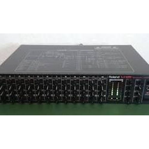M-12e, Console Analogique De La Marque Roland