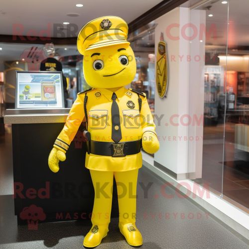 Personnage De Costume De Mascotte Redbrokoly D'officier De Police Jaune Citron Habillé D'une Robe De Cocktail Et De Ceintures