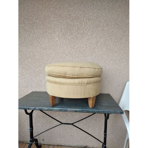 Pouf Tapissier Avec Son Coussin.