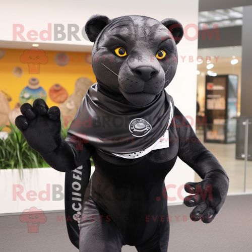 Personnage De Costume De Mascotte Redbrokoly Jaguar Noir Habillé D'un Short De Course Et D'épingles À Châle