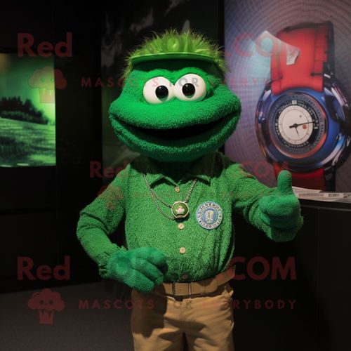 Personnage De Costume De Mascotte Redbrokoly Pho Vert Habillé D'un T-Shirt Henley Et De Montres Bracelet