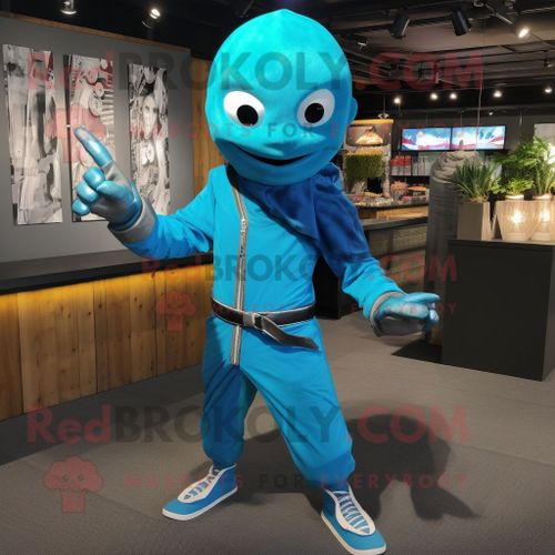 Personnage De Costume De Mascotte Redbrokoly Cyan Knife Thrower Habillé D'un Manteau Et De Bracelets