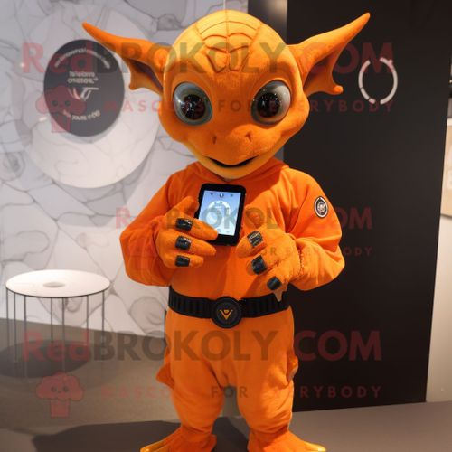Personnage De Costume De Mascotte Redbrokoly De Gargouille Orange Vêtu D'un T-Shirt À Manches Longues Et De Montres Intelligentes