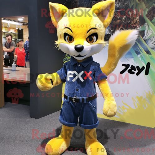 Costume De Mascotte Redbrokoly De Raton Laveur Beige Habillé D Une Jupe Crayon Et De Sacs À Main