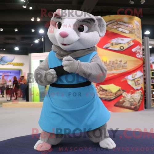 Costume Mascotte Redbrokoly De Furet Argenté Personnage Habillé Avec Un Col Roulé Et Des Écharpes