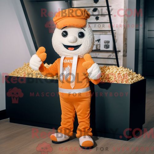 Mascotte Redbrokoly De Personnage Pop Corn Orange Habillé Avec Une Salopette Et Des Bonnets