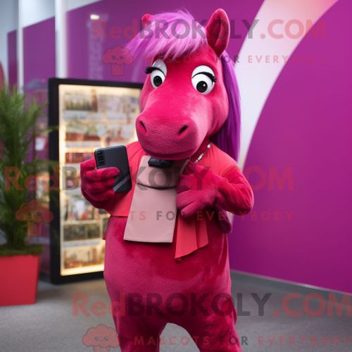 Costume Mascotte Redbrokoly De Cheval Magenta Personnage Habillé Avec Une Robe Longue Et Des Portefeuilles