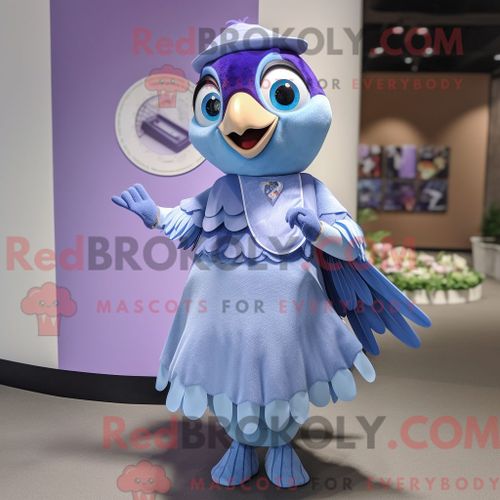 Costume De Mascotte Redbrokoly De Geai Bleu Lavande Personnage Habillé Avec Une Jupe Circulaire Et Des Broches