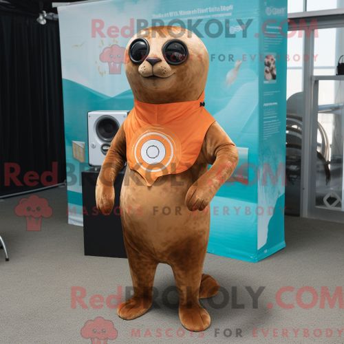 Costume De Mascotte Redbrokoly De Geai Bleu Lavande Personnage Habillé Avec Une Jupe Circulaire Et Des Broches