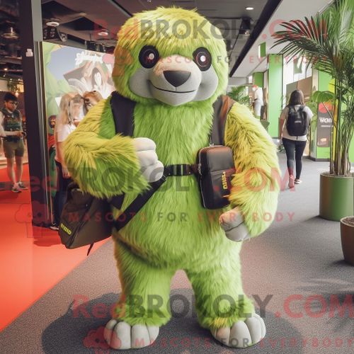 Personnage Mascotte Redbrokoly D Un Homme Fort Jaune Habillé D Un Pantalon Et De Pinces À Cheveux