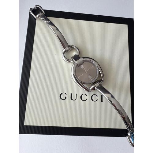 Montre Gucci Pour Femme En Acier Inoxydable Verre Saphir Mouvement Quartz