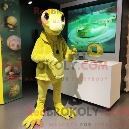 Costume De Mascotte Redbrokoly De Python Jaune Citron Habillé D Un T-Shirt Henley Et De Montres