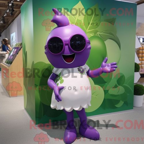Costume De Mascotte Redbrokoly De Zèbre Rouge Habillé D Un Short Cargo Et De Boucles D Oreilles